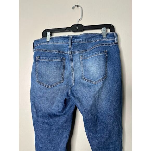 Old Navy Mid Rise Boyfriend Straight Jeans Womens Size 6 Medium Wash Blue Denim - Picture 3 of 7